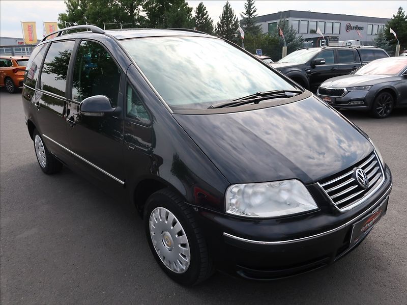 Volkswagen Sharan 1,9 TDi,96kW,7míst,aut.klima - fotka 2 z 24