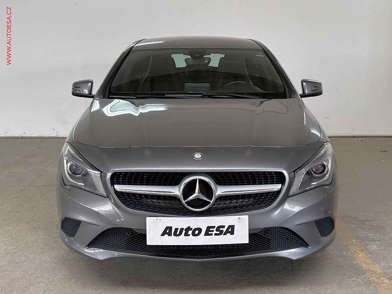 Mercedes-Benz CLA (2015) 1.6T 200, AT, bixen, navi - fotka 2 z 16