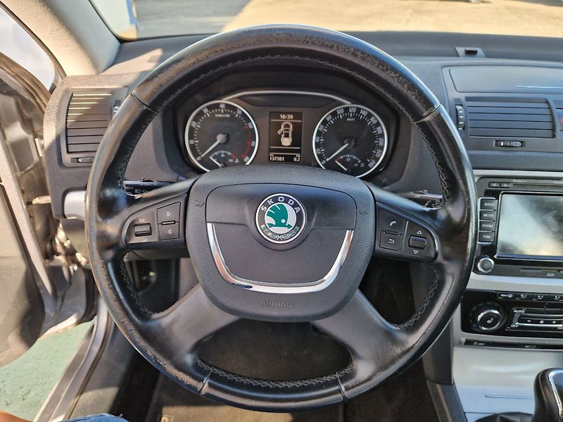 Škoda Octavia Ambition 1.4 TSI, 90kW - fotka 11 z 36