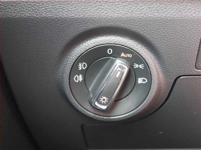 Seat Arona (2018) 1.6 TDI, Vyhř. sedaček - fotka 18 z 19