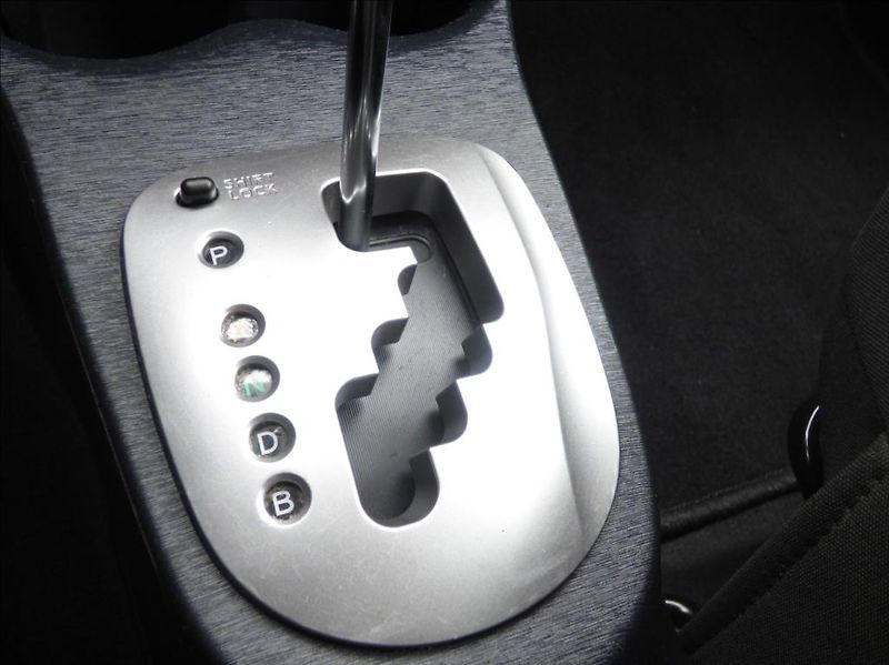 Toyota Yaris 1,5 Hybrid, Digi Klima, servis - fotka 37 z 60