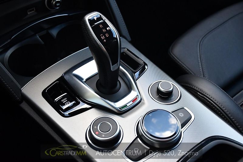 Alfa Romeo Stelvio 2.0T 16V 206kW VELOCE AT8 Q4 - fotka 24 z 50