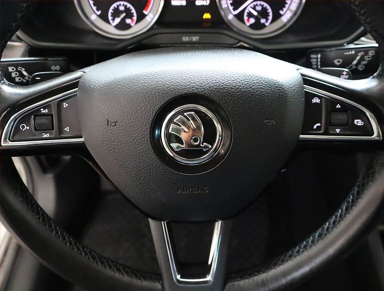 Škoda Superb (2018) Laurin&Klement 2.0 TDI, 4X4 - fotka 12 z 28