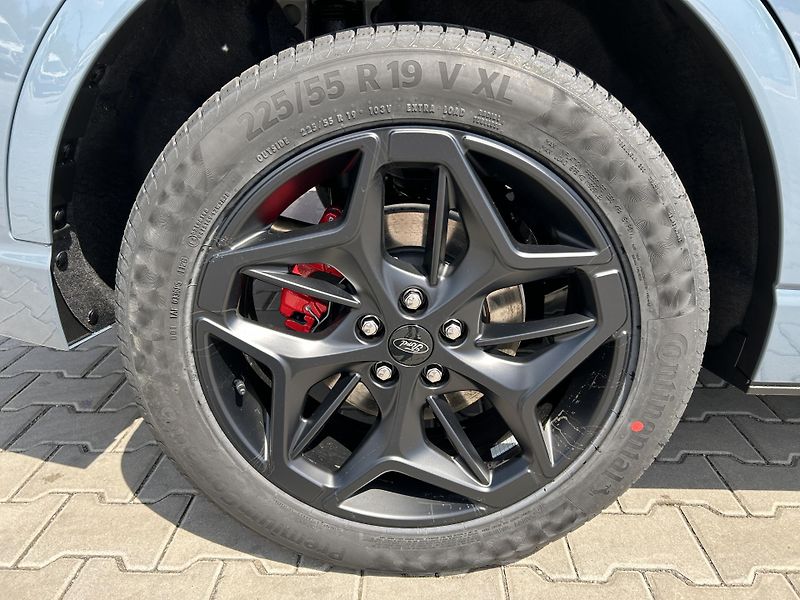 Ford Kuga BLUECRUISE EDITION 178kW - fotka 6 z 38