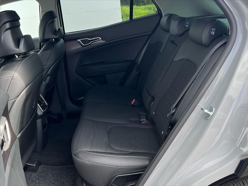 Kia Sportage 1,6 T-GDi 110kW 4x2 TOP - fotka 13 z 28