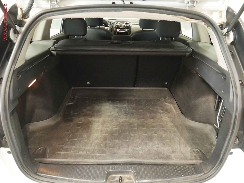 Dacia Logan (2017) 1.2i, 1.maj,ČR - fotka 7 z 14