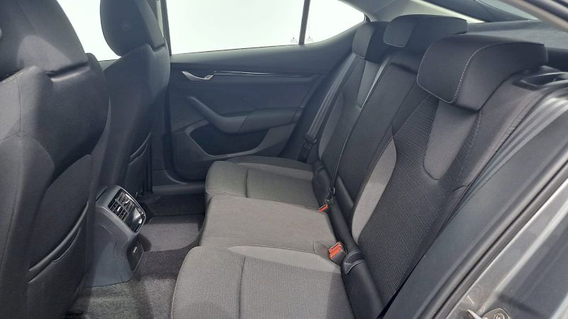 Škoda Octavia (2025) Selection 1,5 TSI 110 kW - fotka 13 z 23