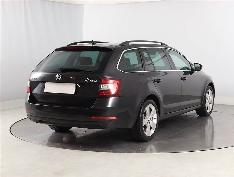 Škoda Octavia (2017) Style 1.8 TSI, Serv.kniha - fotka 5 z 22