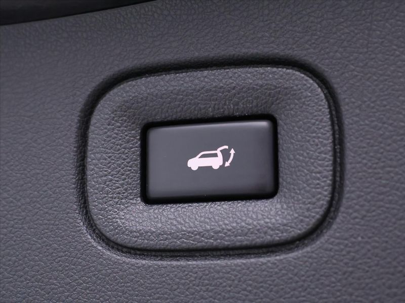 Renault Koleos 2,0 dCi 140kW Initale Paris 4x - fotka 11 z 34