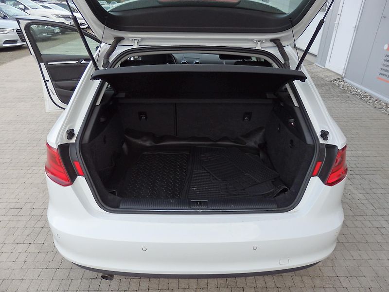Audi A3 SPORTBACK 1.6 TDI KLIMA - fotka 8 z 17