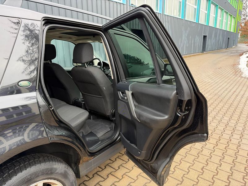 Land Rover Freelander 2 2,2TD4  4WD / servis.kn. - fotka 18 z 32