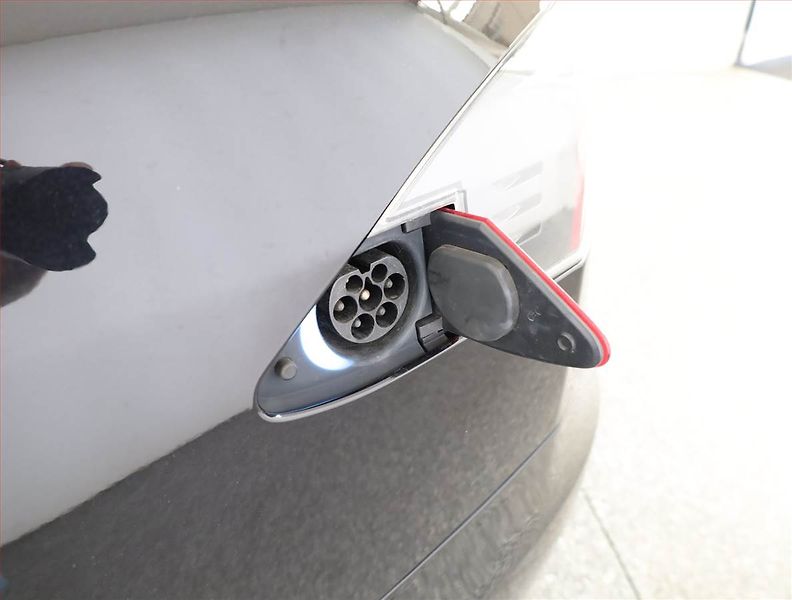 Tesla Model S (2018) 75D - fotka 26 z 27