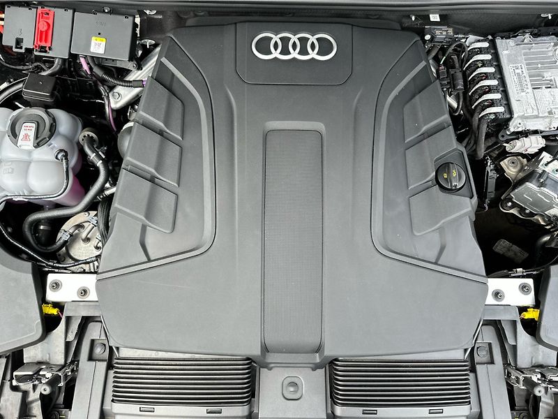 Audi Q8 (2025) 50 TDI quattro - fotka 20 z 25