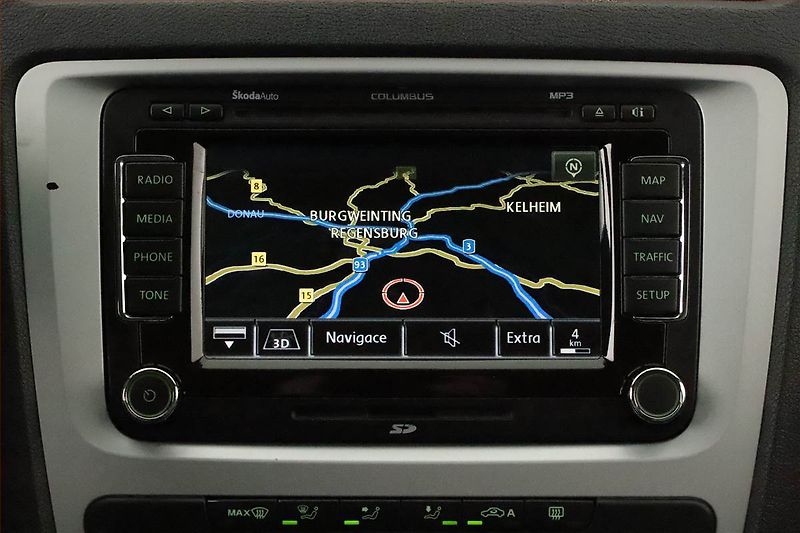 Škoda Octavia (2011) RS 2.0 TSI, Xenony, Tempomat - fotka 10 z 15