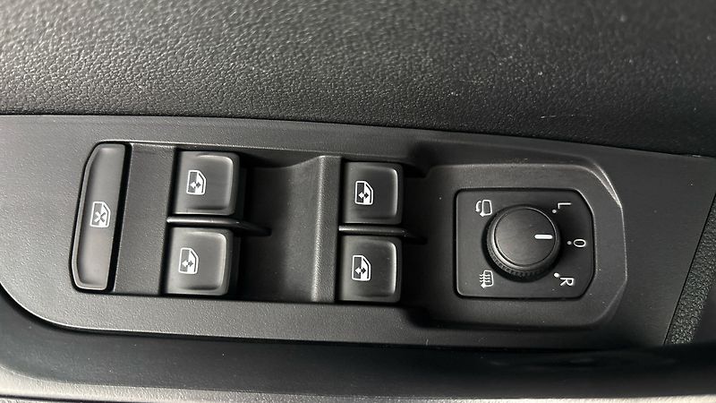 Škoda Karoq 2.0 TDI DSG Style - fotka 21 z 28
