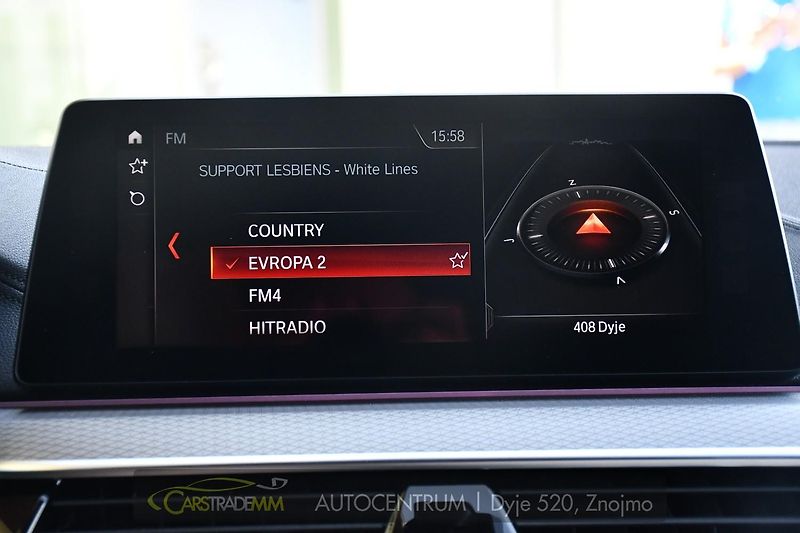 BMW Řada 5 520d xD M-SPORT HEAD-UP PANORA - fotka 39 z 58