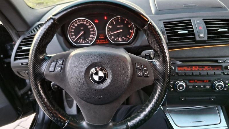 BMW Řada 1 135i e82 Mpacket - fotka 17 z 43