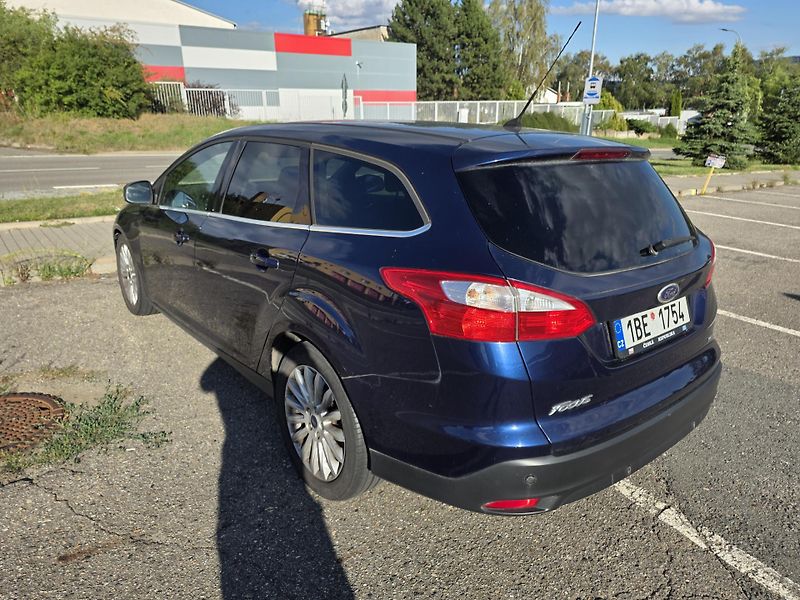 Ford Focus (2011) 1.6 TDCi 85kW Titanium - fotka 11 z 20