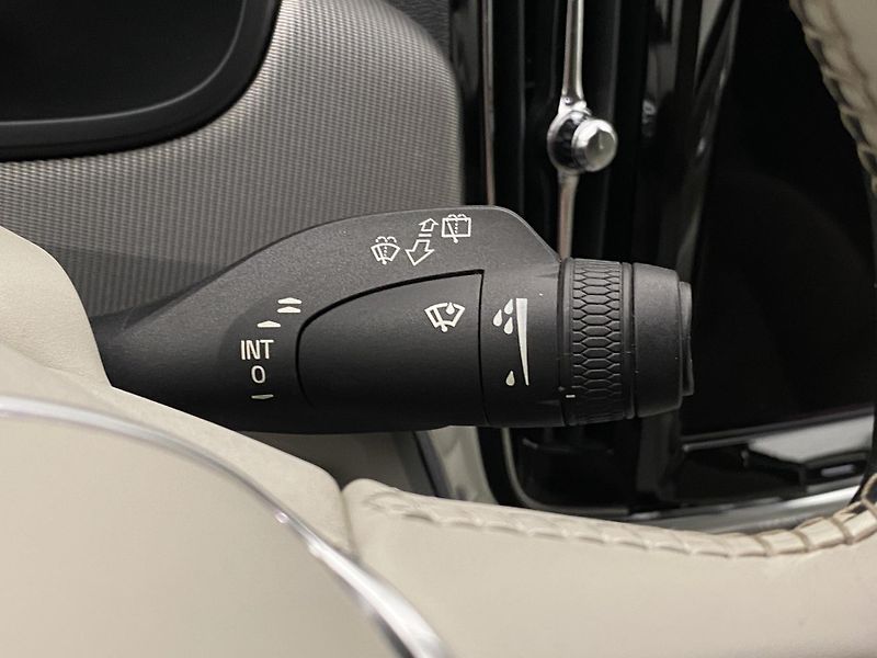 Volvo V90 D5 AWD INSCRIPTION AUT CZ - fotka 22 z 50
