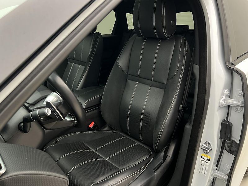 Land Rover Range Rover Velar D300 SE AUT - fotka 17 z 53