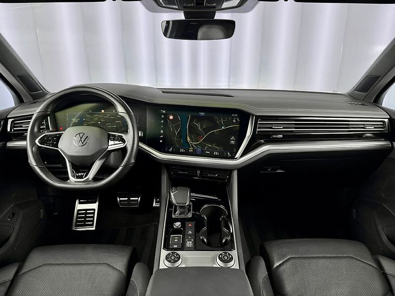 Volkswagen Touareg 4.0TDI V8 R-LINE 4MOTION, BLAC - fotka 10 z 29