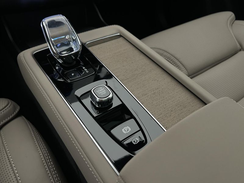 Volvo XC90 (2026) B5 AWD BRIGHT PLUS - fotka 26 z 42