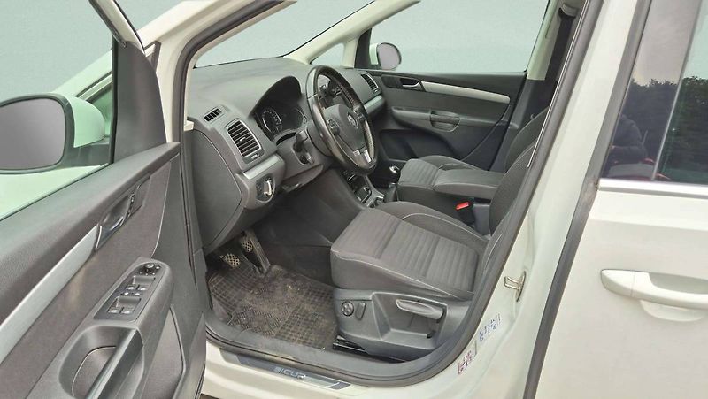 Volkswagen Sharan 2.0TDI 103kW MT6 - fotka 13 z 49