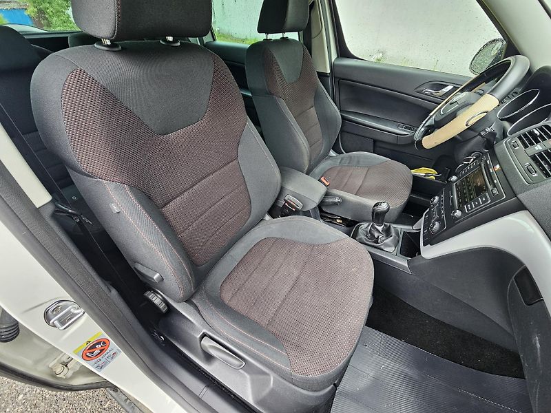 Škoda Yeti (2012) 2.0TDI, TAŽNÉ - fotka 14 z 17