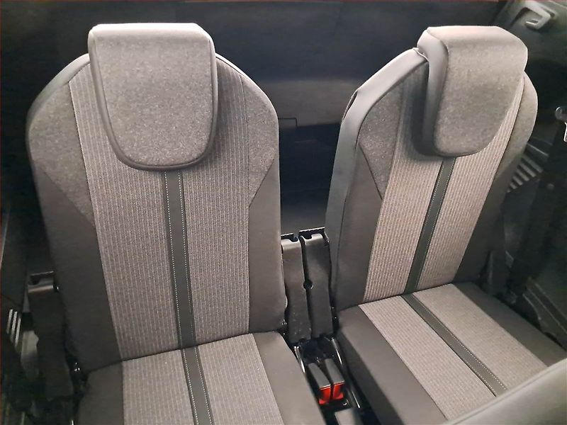 Peugeot 5008 (2023) PureTech 130 - fotka 21 z 22
