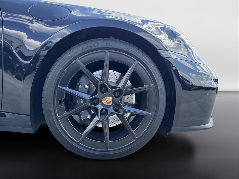 Porsche 911 Carrera - fotka 11 z 28