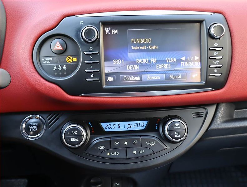 Toyota Yaris (2018) 1.5 Dual VVT-i, Automat - fotka 12 z 22