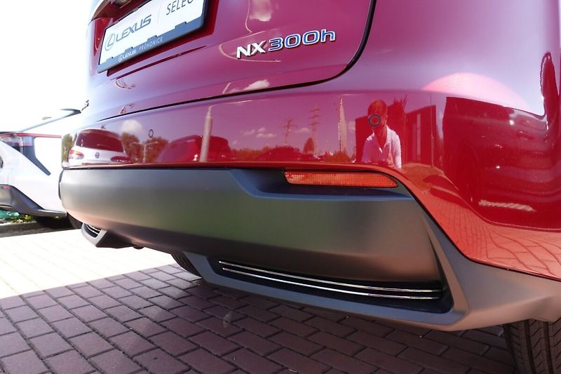 Lexus NX 300h NX300h AWD DC Executive Plus S - fotka 32 z 35
