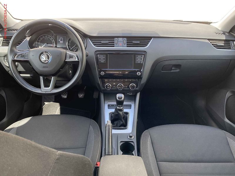 Škoda Octavia (2018) 1.6 TDi, ČR, servis.kniha - fotka 8 z 17