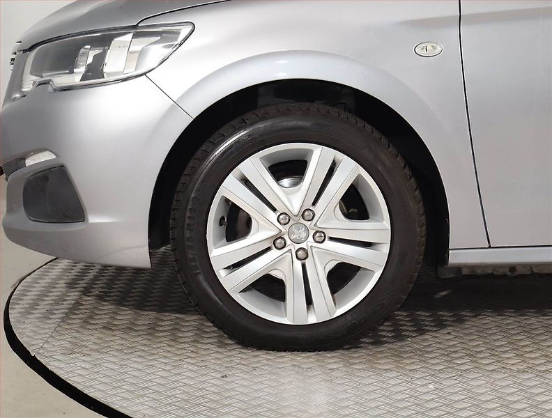 Peugeot 301 (2019) 1.6 VTi, Automat, Serv.kniha - fotka 15 z 19