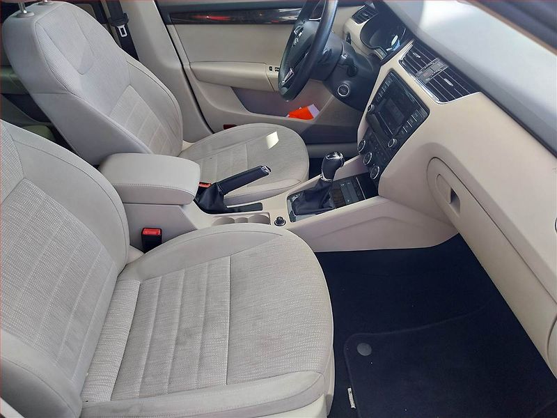 Škoda Octavia (2014) Elegance 1.4 TSI, Automat - fotka 9 z 15
