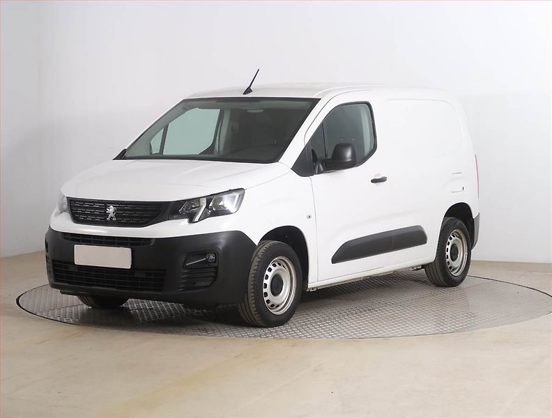 Peugeot Partner (2021) 1.5 BlueHDi, 3Místa, SR, 1Maj - fotka 2 z 14