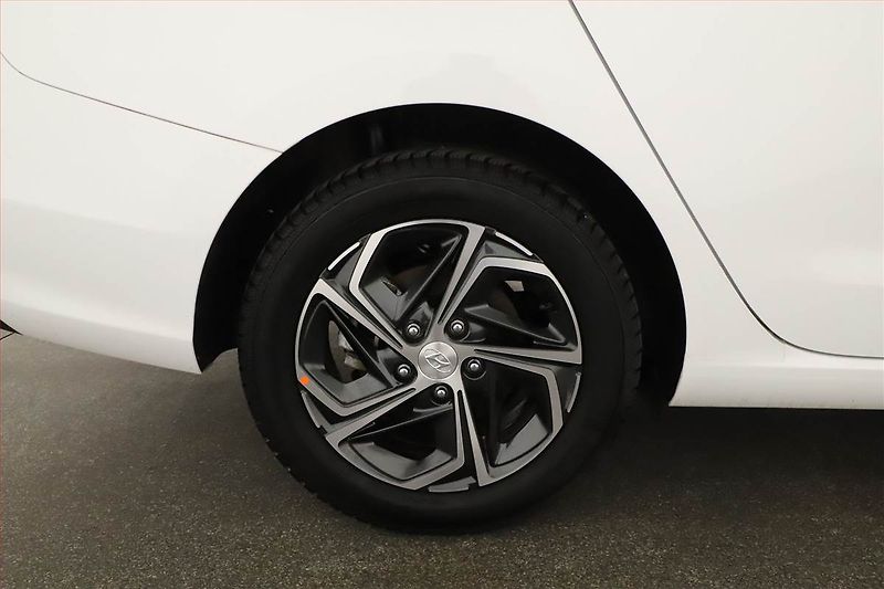 Hyundai i30 (2023) Smart 1.0 T-GDI, ČR,1.maj - fotka 11 z 15