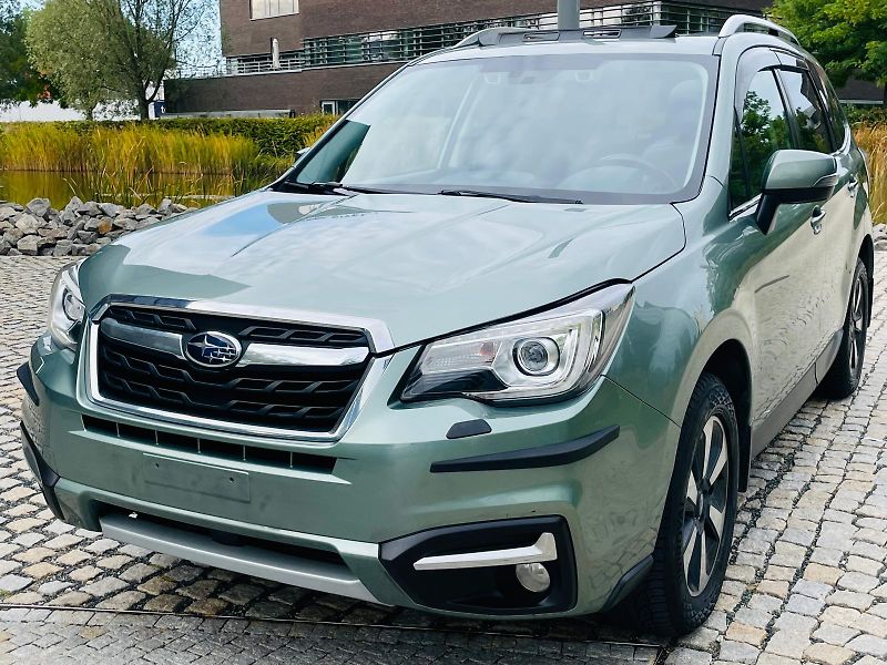 Subaru Forester 2.0i 1.MAJITEL TAŽNÉ SERVISKA - fotka 2 z 48