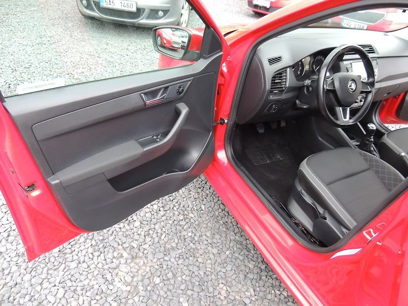 Škoda Fabia (2019) 1.0MPi,44kw,Amb,ČR,1.maj.TZ - fotka 11 z 35