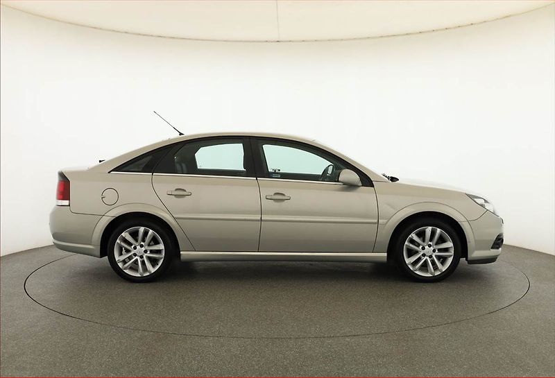 Opel Vectra (2008) 1.8, Automat, Serv.kniha - fotka 6 z 16
