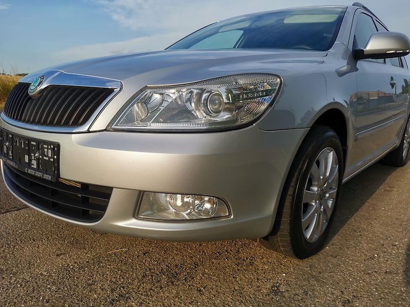 Škoda Octavia 2,0TDI 103 kW  CR ELEGANCE - fotka 9 z 49