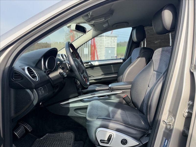 Mercedes-Benz Třídy M 3,0 320CDI 4-MATIC A/T DPH - fotka 9 z 30