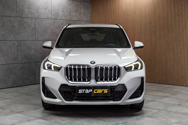 BMW X1 xDrive23d ///M*TAŽNÉ*KESSY* - fotka 3 z 49