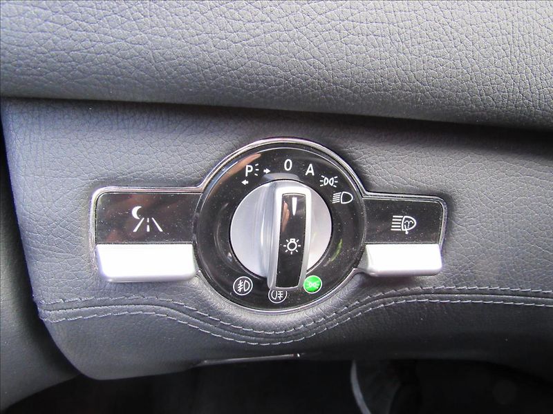 Mercedes-Benz CL 5,5 550 Elegance 285 KW - fotka 24 z 36