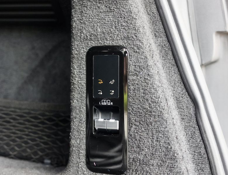 Land Rover Range Rover Sport (2022) 3.0 V6 ehybrid - fotka 44 z 45