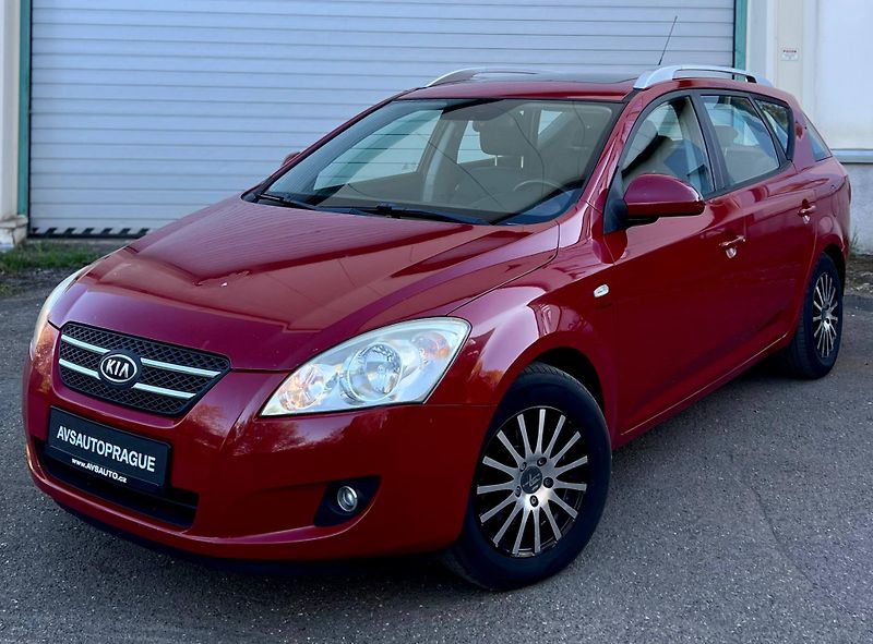 Kia Ceed (2008) 1.6 CRDi (ED)  RODINNÉ KOMBI - fotka 3 z 25