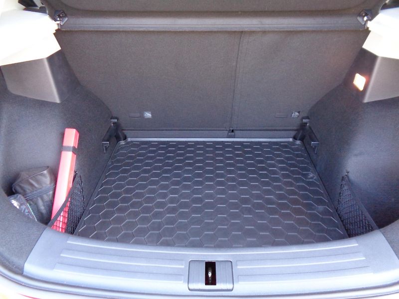 MG ZS 1,0i 111 PS,AT,Excl,MÁLO KM! - fotka 26 z 31