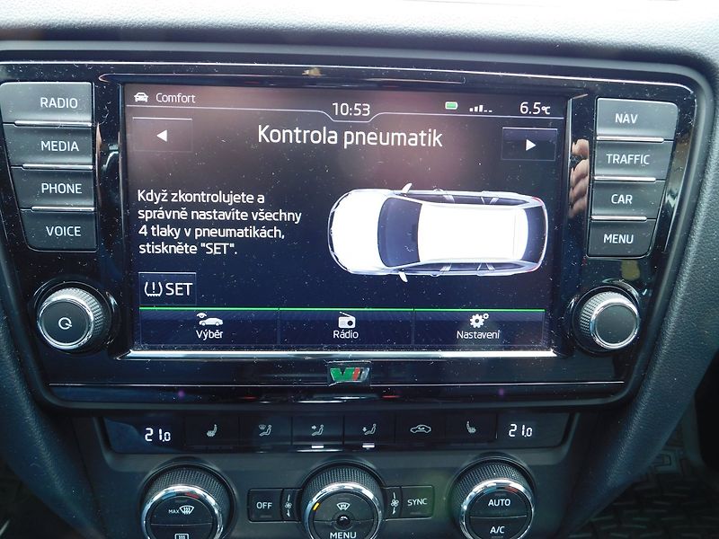 Škoda Octavia (2016) 2.0 TDi RS DSG CHALLENGE - fotka 15 z 47