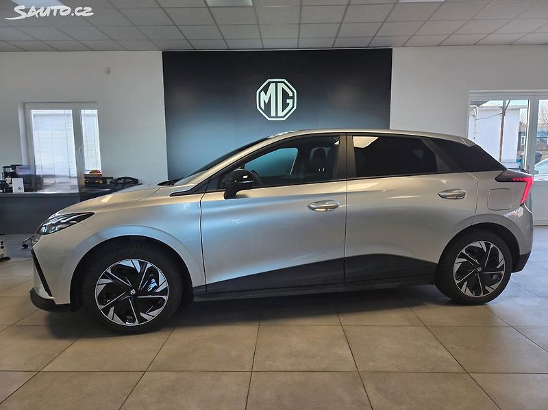MG MG4 (2025) EV Elegance 64kWh - fotka 2 z 7