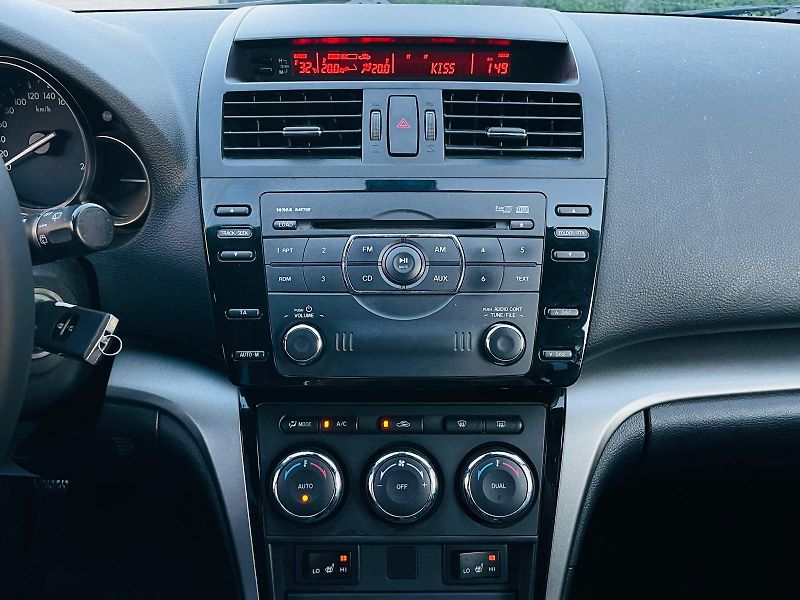 Mazda 6 2.0i MAN 1MAJITEL VÝHŘEV TAŽNÉ - fotka 33 z 41